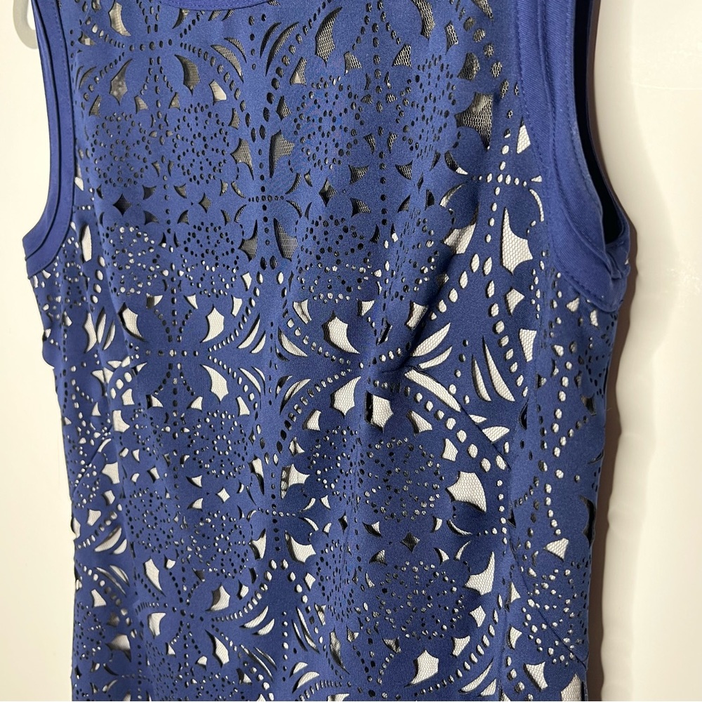 Tadashi Shoji Scuba Laser Cut Navy Dress Size M Medium Gem